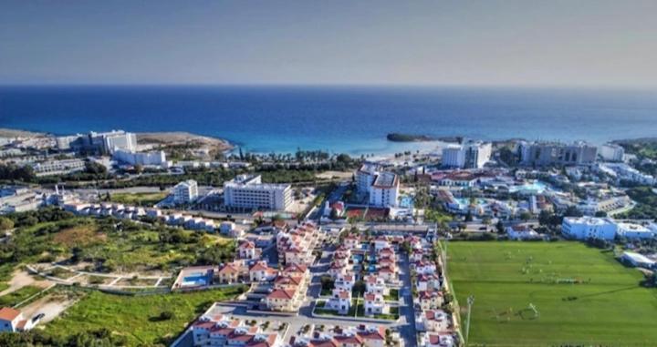Nissi Golden Sands Sea View 2 Bedroom Apartment Aya Napa Dış mekan fotoğraf